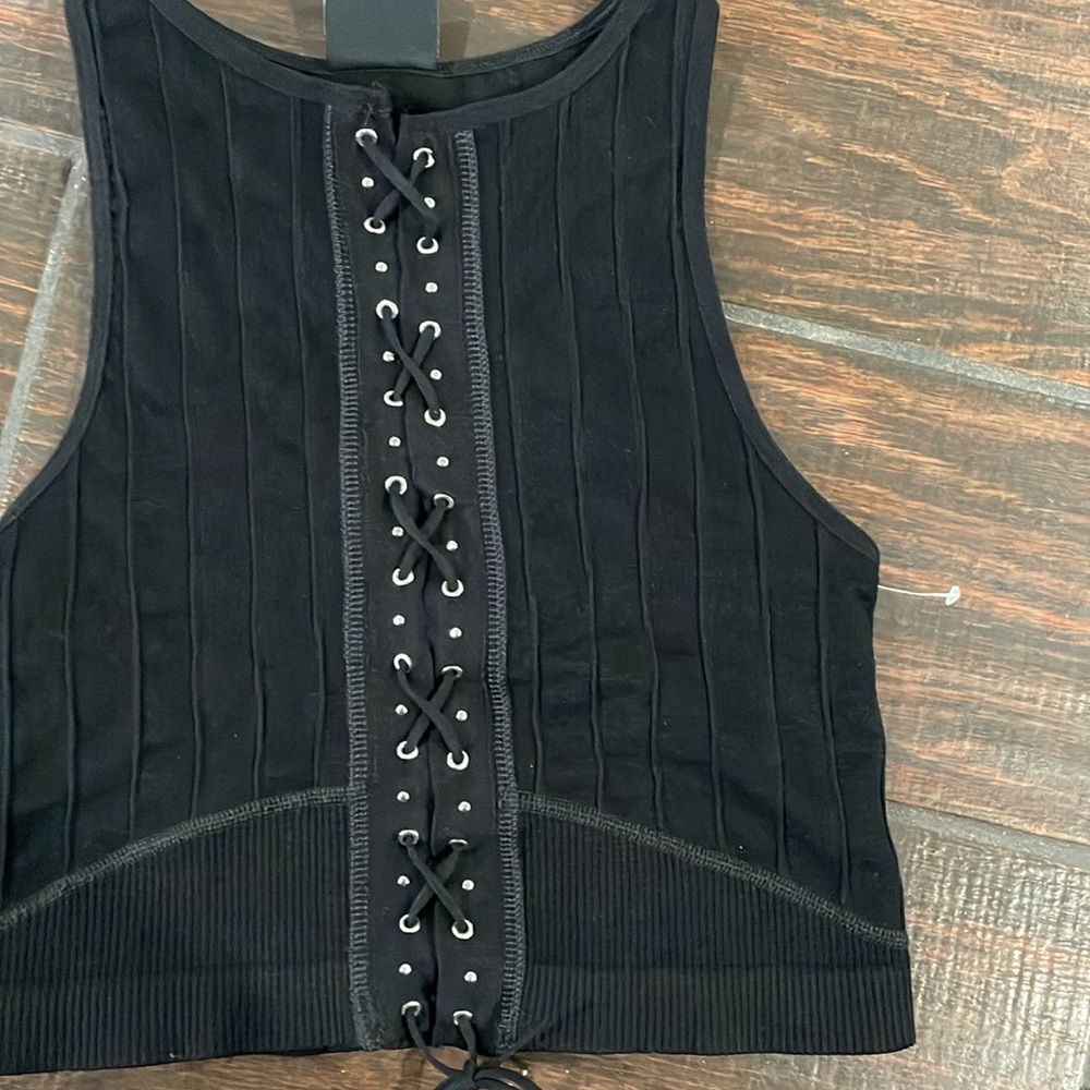 BDG urban outfitters top women’s size M